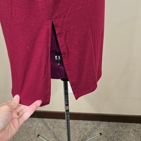 Women's Zenana Maroon Cuffed Sleeve Tunic Tee | Size Medium - Picture 7 of 11
